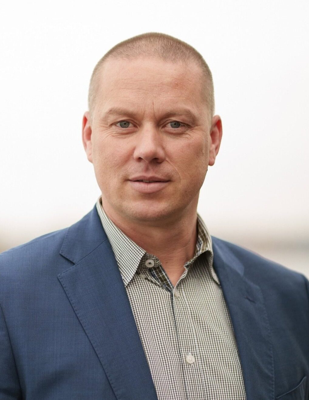 Sebastian_Eggert_contact_us (1)