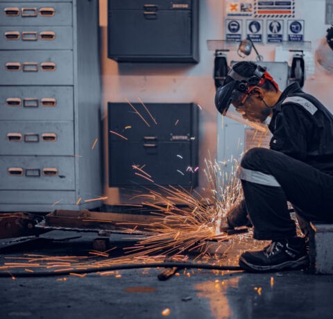 Front page 15 Jenny Boy Malirong QHSE Seafarer Wielding Sparks Jenny Boy Malirong_QHSE_Seafarer_Wielding_Sparks